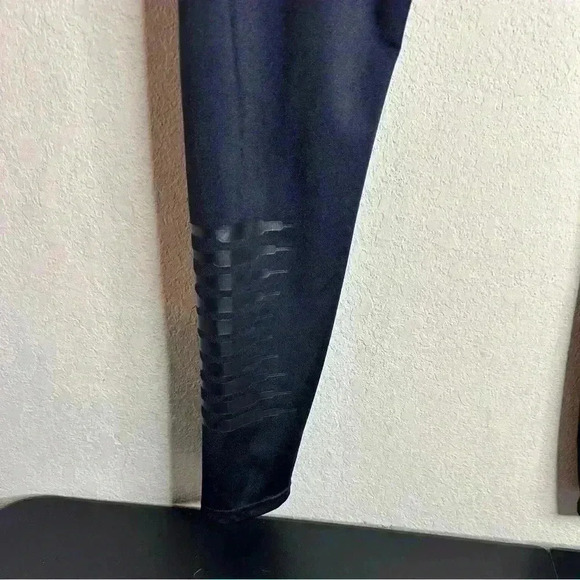 Savage X Fenty Black Logo leggings size large - Picture 4 of 4